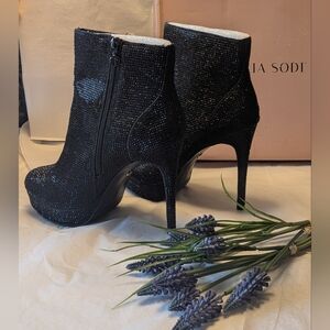 Thalia Sodi Chiara Rhinestone Dressy Platform Pumps - Black (10.5M) NWT